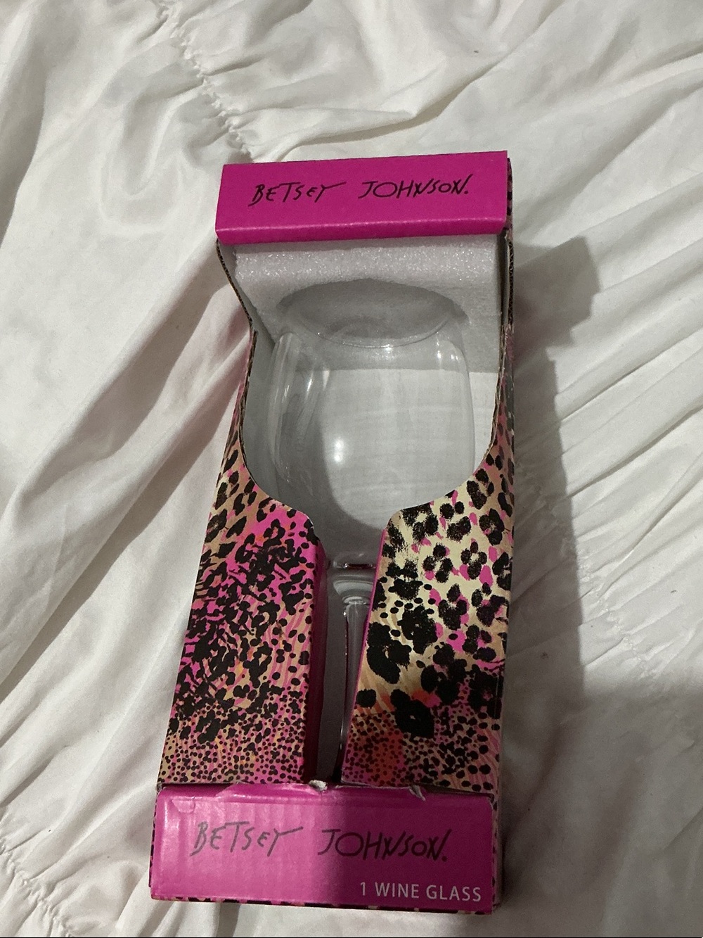 NIB Betsey Johnson Clear Wine Glass in Pink Leopard Box